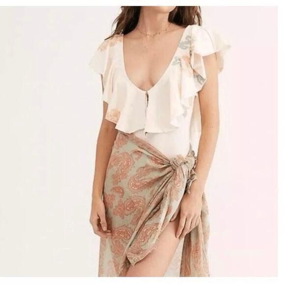 Free people, Matilda bodysuit large ruffle scoop neck tea combo floral festival￼ - Picture 1 of 9